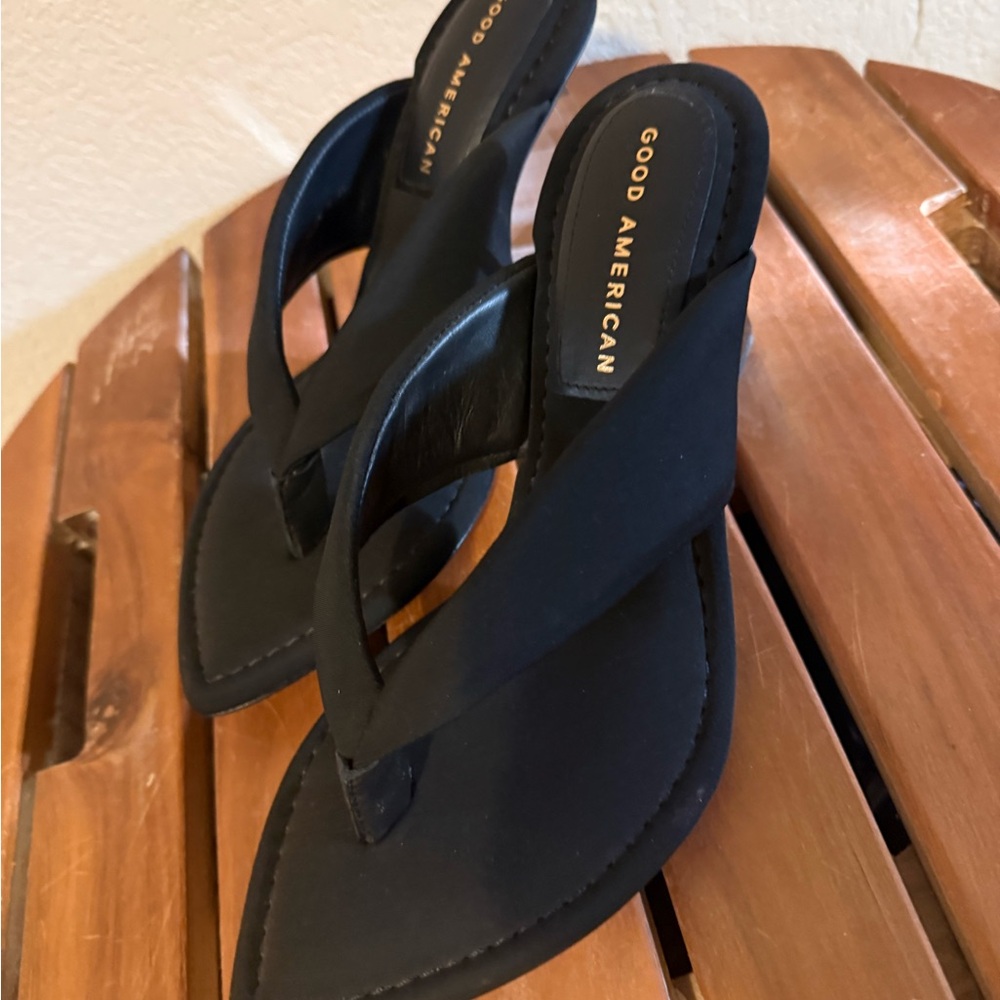 Good American Black Square-Toe Thong Heels - Picture 4 of 4